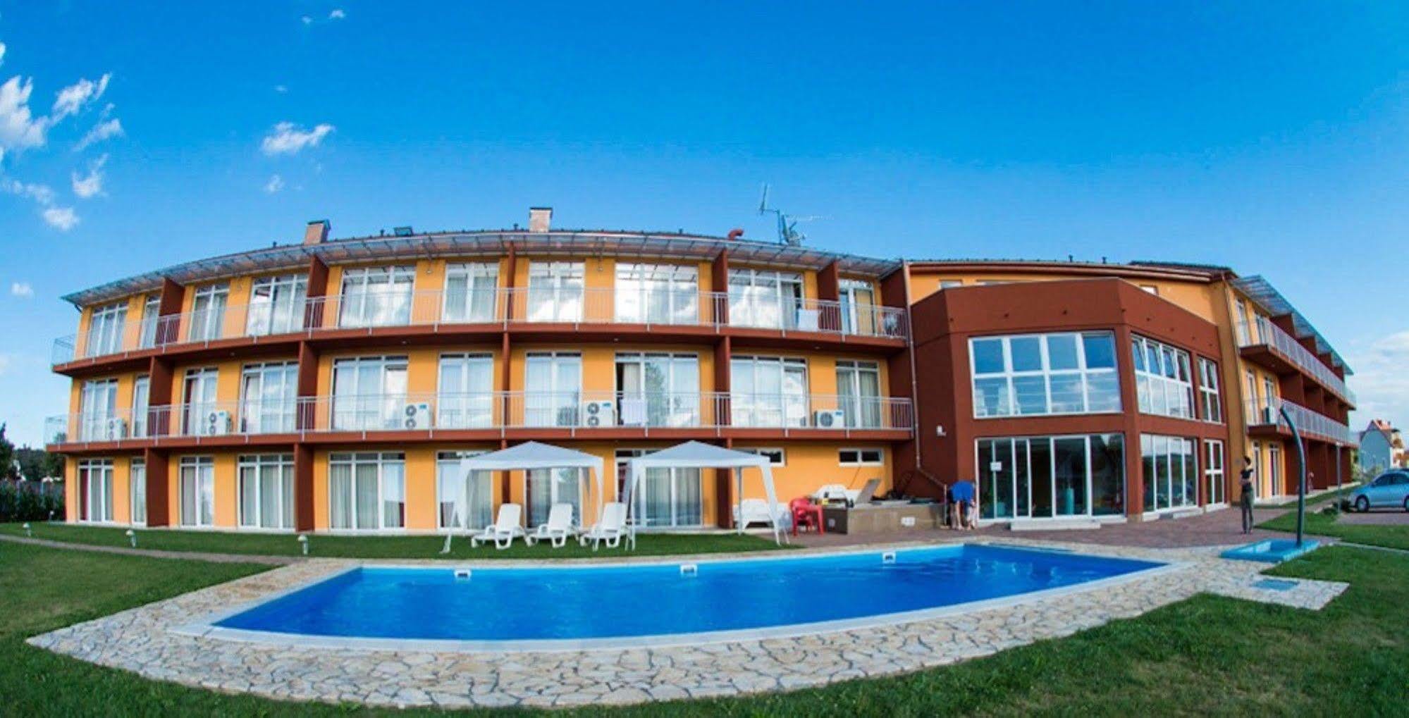 Kehida Family Resort Kehidakustány Eksteriør billede